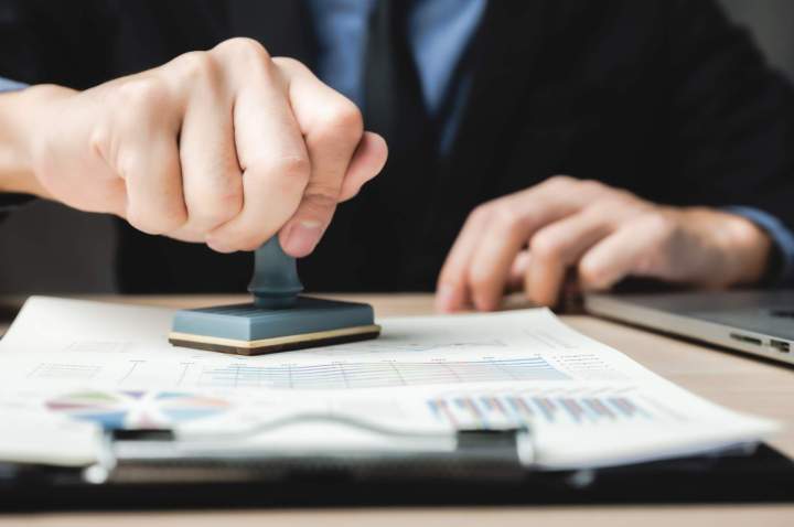 How Can an Immigration Consultant Help With My Visa Application?<br>In What Ways Can an Immigration Consultant Assist With My Visa Application?<br>How Does an Immigration Consultant Support the Visa Application Process?